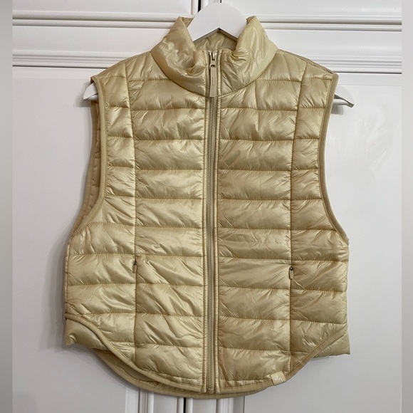 JoyLab Jackets & Blazers - Joy Lab Women’s Sz XS Lightweight Puffer Vest Cream Zip Up Zippered Pockets